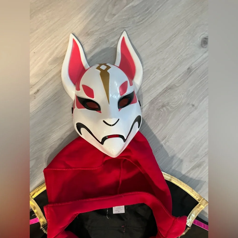 Fortnite . Kids Black and Gold‎ Costume with Mask